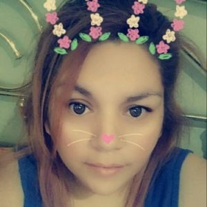 Meet your Posher, Adela